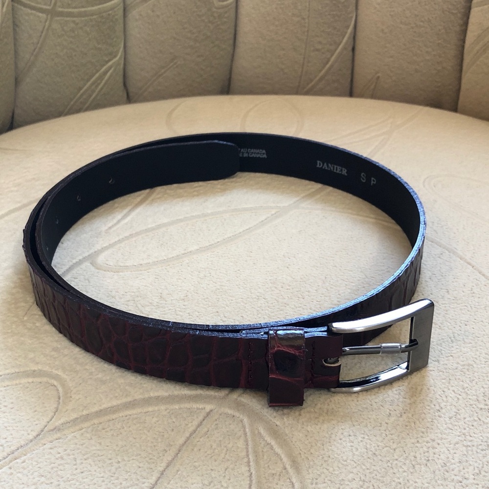 Danier Women's Croc-Embossed Deep Burgundy Leather Belt with Silver Buckle - S